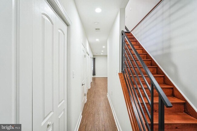Foto del edificio - 2241 Sears St