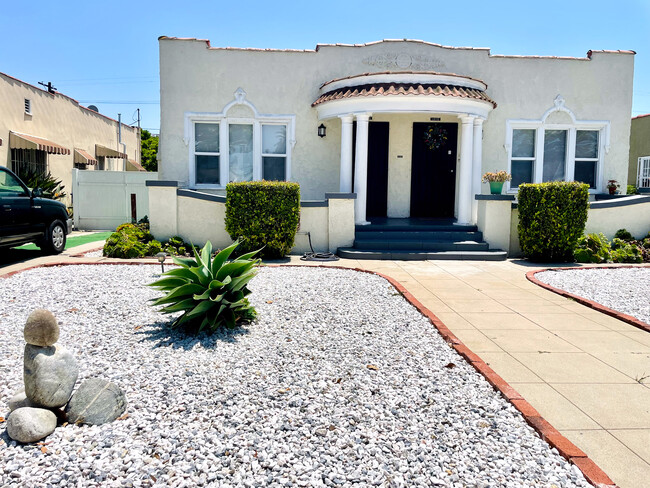 Front of house with shared driveway - 1814 Browning Blvd