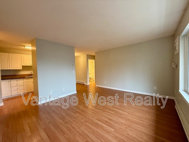 Building Photo - 505-505 Browne Rd