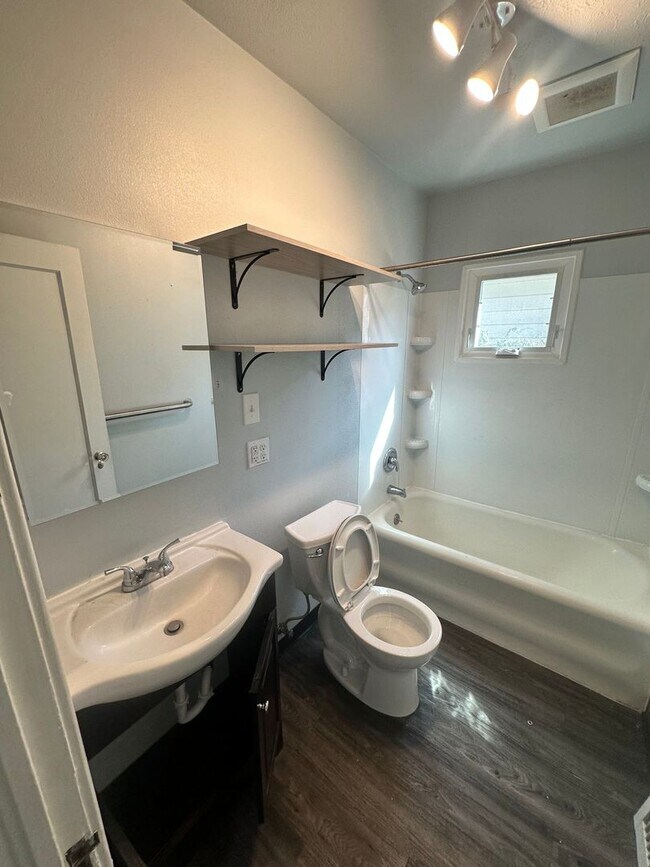 Foto del edificio - South Hill Home Available Now!