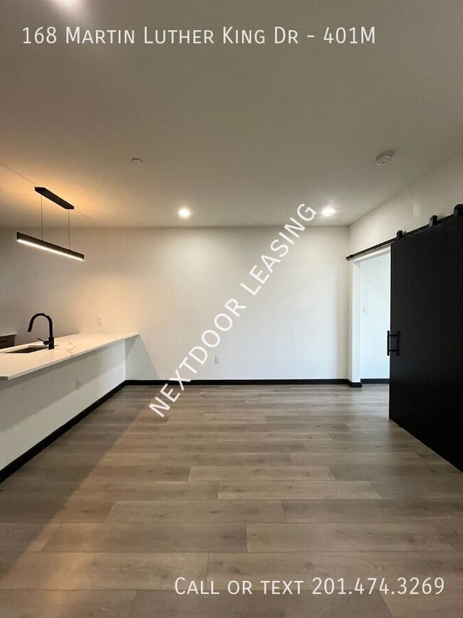 Foto del edificio - 168 M.L.K. Drive