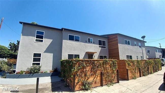Building Photo - 1270 W 39th St