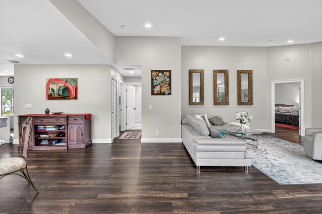 Foto del edificio - 15307 Strathearn Dr