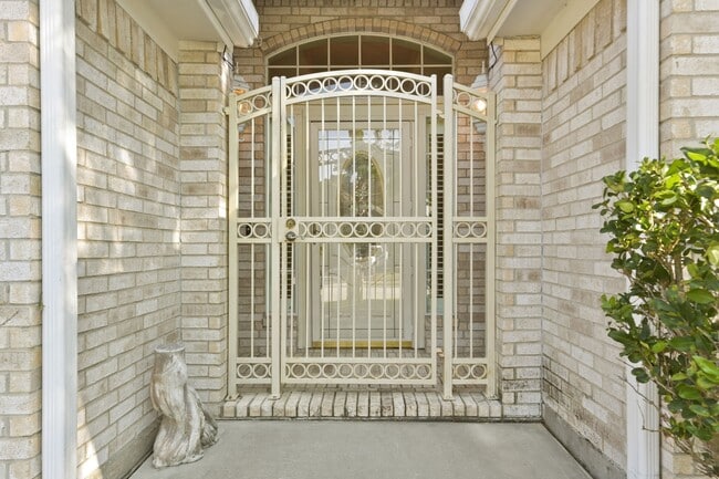 Building Photo - 2118 Louetta Spring Dr