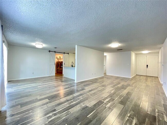 Building Photo - 3301 Russett Dr