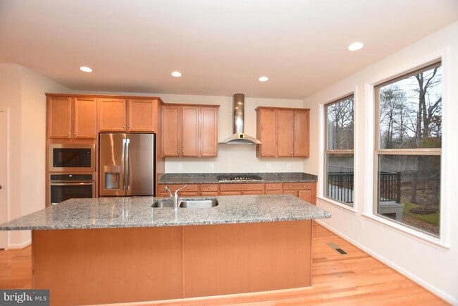 Building Photo - 42452 Dogwood Glen Square