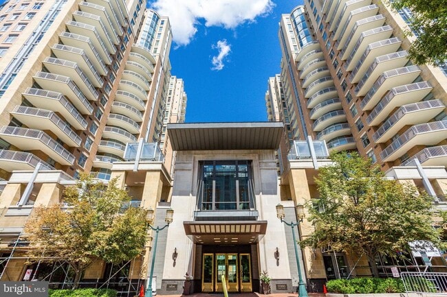 Foto del edificio - 11990 Market St