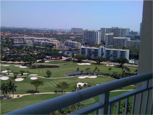 Foto del edificio - 1745 E Hallandale Beach Blvd
