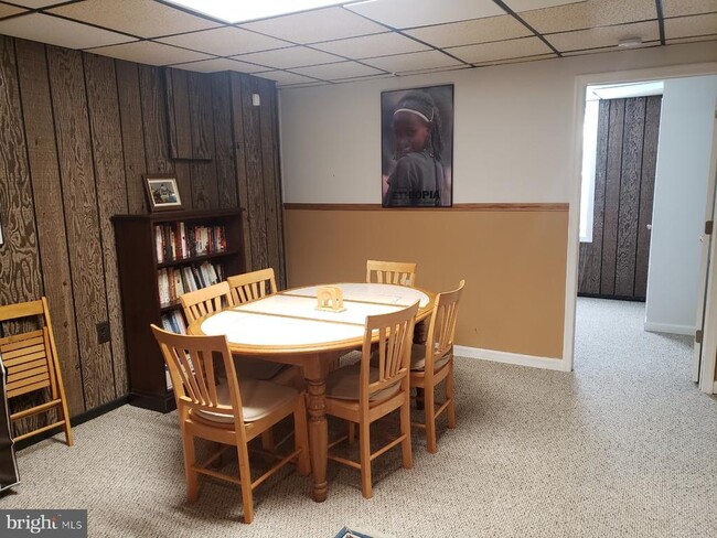 Building Photo - 7794 Ballston Dr