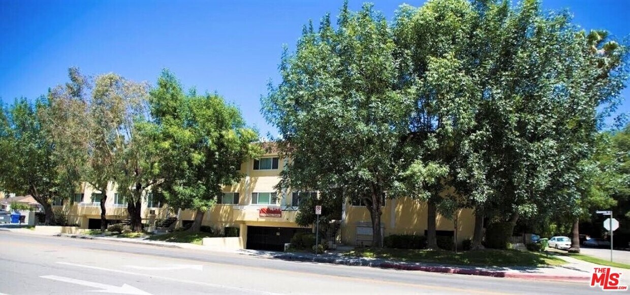 Foto principal - 4405 Matilija Ave