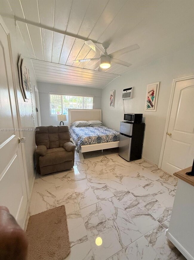 Foto del edificio - 7643 Miramar Pkwy