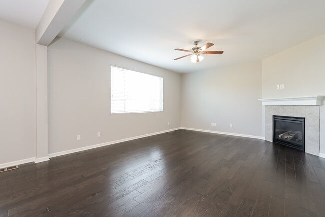 Building Photo - 7649 Blue Water Dr