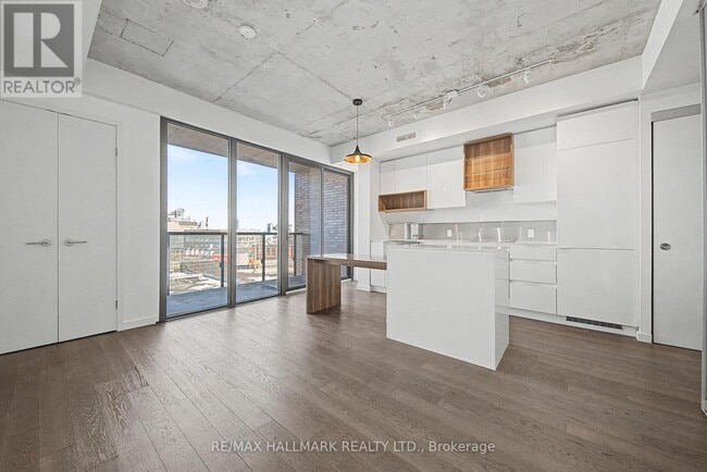 Building Photo - 383 Sorauren Ave