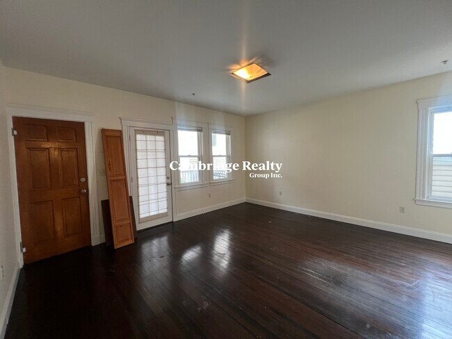 Building Photo - 6 Giles Park Building Photo - 6 Giles Park