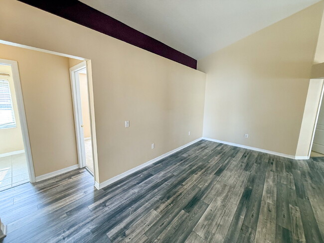 Foto del edificio - Stunning 3-Bedroom Retreat in Gibsonton wi...