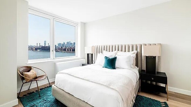 Building Photo - 1 bedroom in LONG ISLAND CITY NY 11101