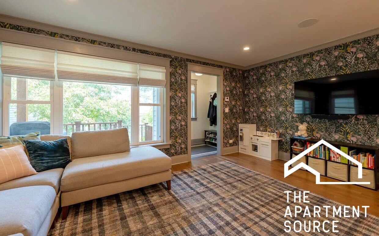 Foto principal - 2156 W Cuyler Ave