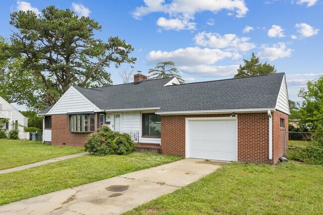 Foto del edificio - Single-Level 3 Bedroom Rental Near Downtown Hampton