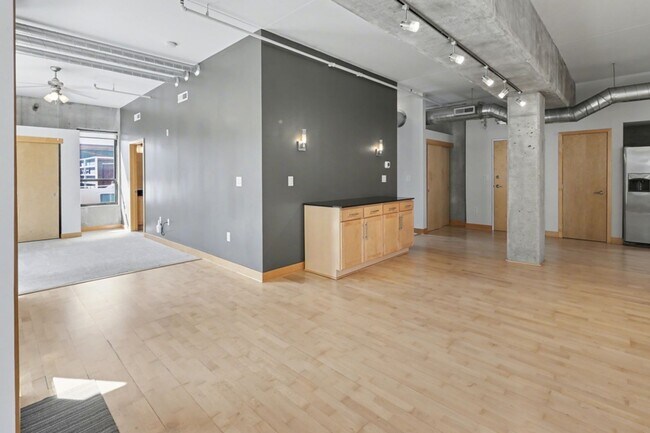 Building Photo - 119 SW 4th St