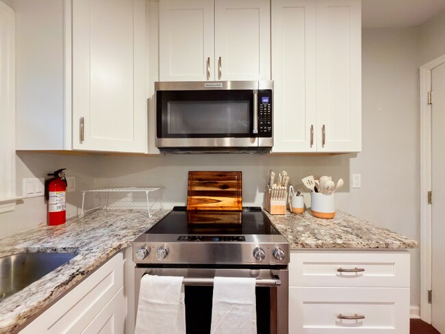 Foto del edificio - 341 E Millbrook Rd