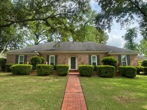 Building Photo - 4600 Fox Den Ln