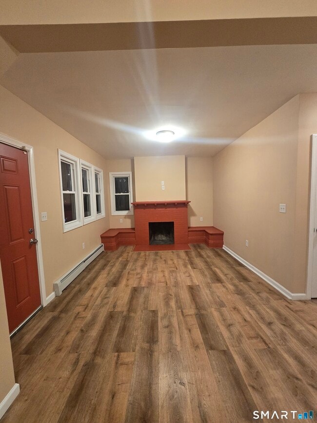 Building Photo - 38 Burton St