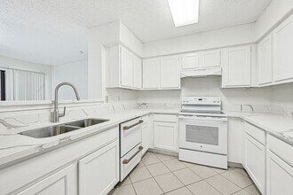 Building Photo - 2300 Old Spanish Trl Building Photo - 2300 Old Spanish Trl