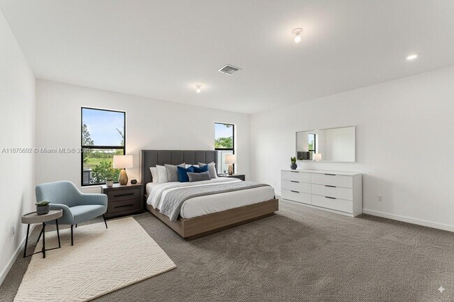 Foto del edificio - 7448 Lenora Ln