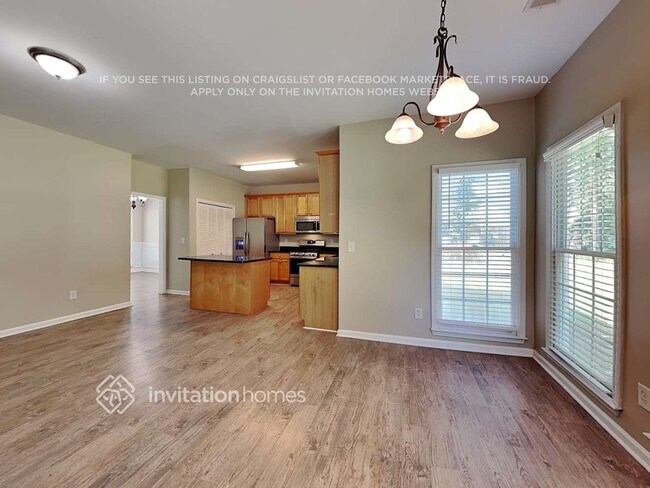 Building Photo - 134 Eastlake Landing