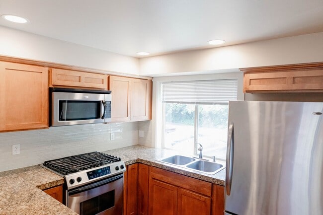 Photo - Townhouse Move-In Special – Half Month Fre...