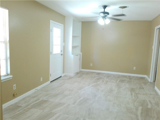 Building Photo - 3230 Casa De Palmas Dr