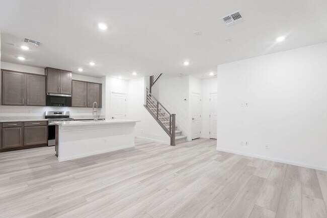 Building Photo - 91 Cinder Cone Ln