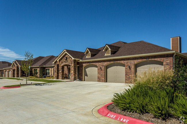 Building Photo - The Pointe at Cabot