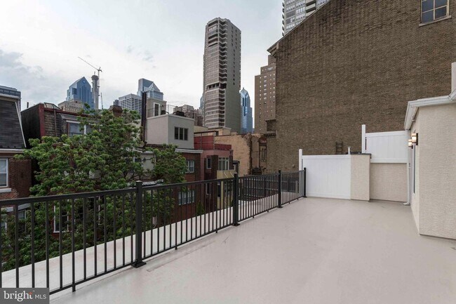 Building Photo - 2023 Rittenhouse Square