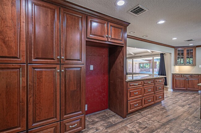 Foto del edificio - 17615 Swansbury Dr