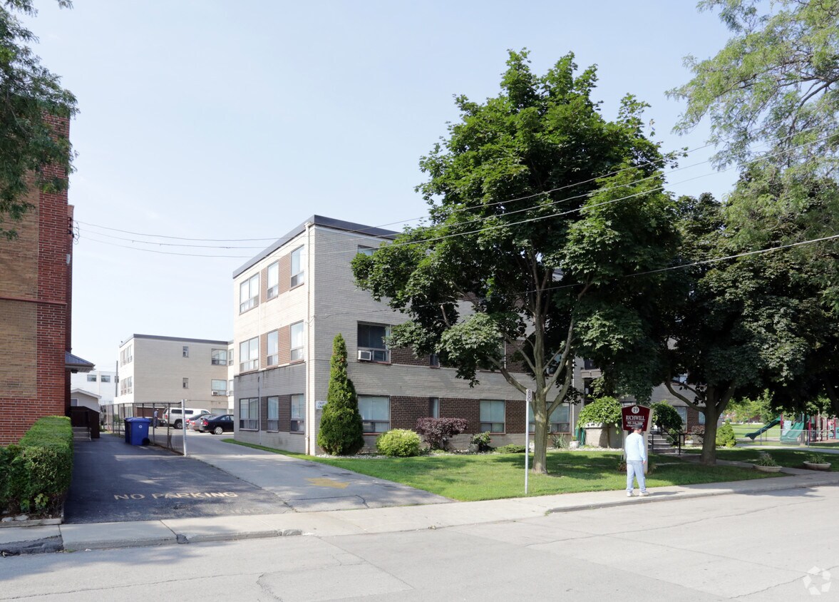 Photo du bâtiment - Richwill Apartments
