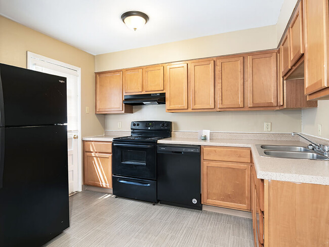 Amplio espacio en los gabinetes de la cocina - Emerald Crossing West