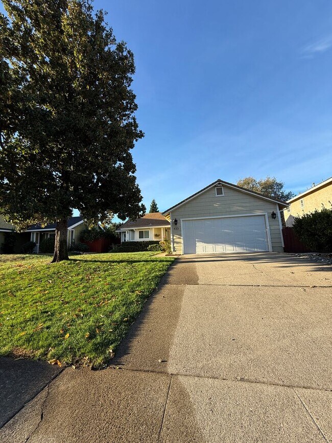 Foto del edificio - Charming 2-bedroom, 2-bathroom home locate...