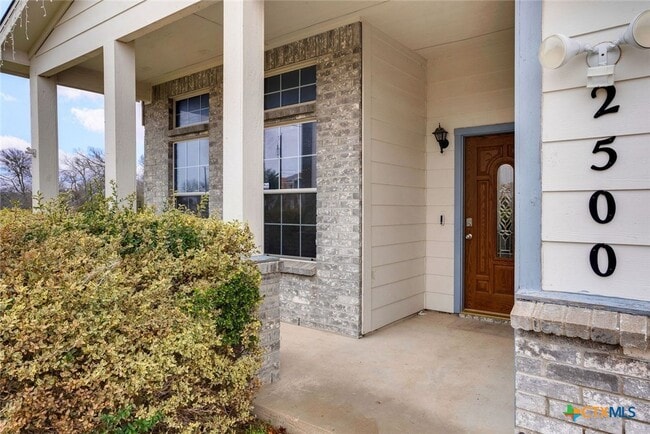 Building Photo - 2500 Waterfall Dr