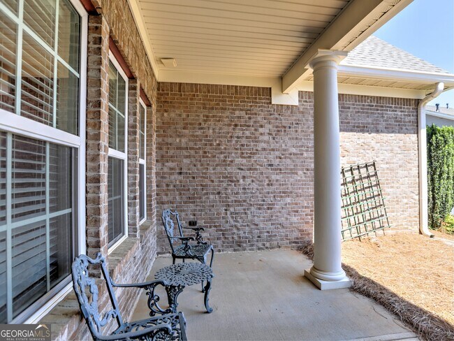 Building Photo - 4275 Lane Ridge Way NE