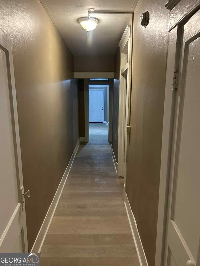 Building Photo - 1049 Birch St