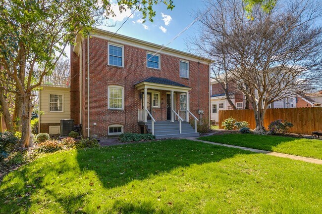 Foto del edificio - 4524 Fitzhugh Ave