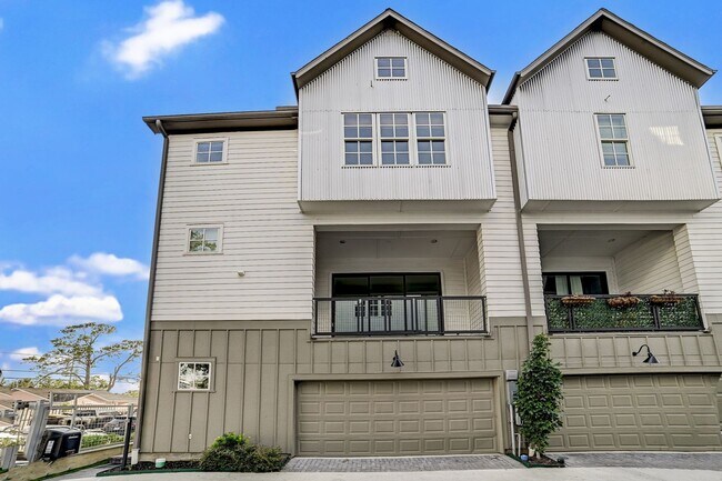 Foto del edificio - Stunning Modern Townhome in Central Location!