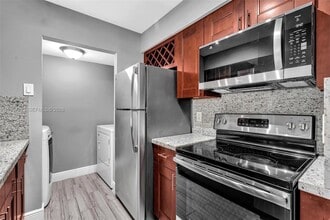 Building Photo - 1263 SW 46th Ave