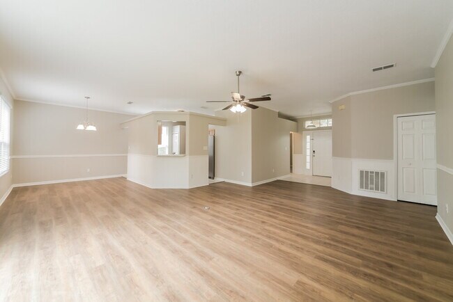 Building Photo - 1142 Dekleva Dr