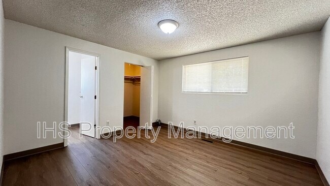 Foto del edificio - 1 S McKinley St