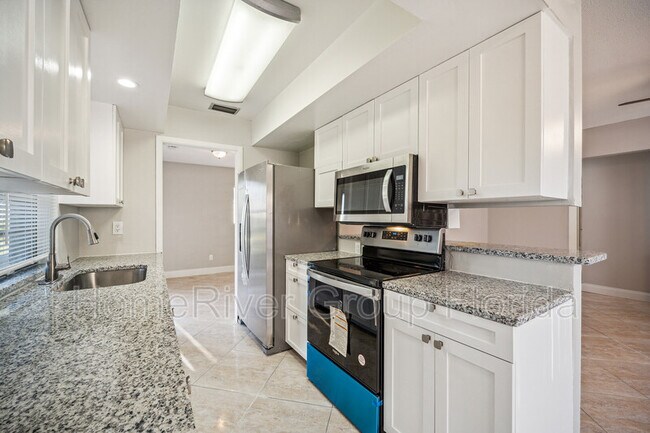 Foto del edificio - 417 NE Cornwall Ave