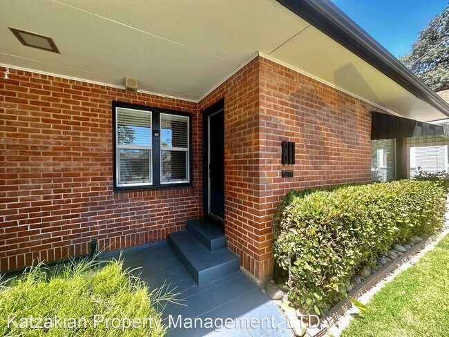 Building Photo - 3 br, 1.5 bath House - 811 W Rose Street