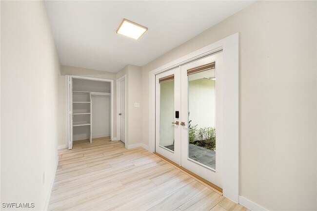 Building Photo - 145 Doral Cir