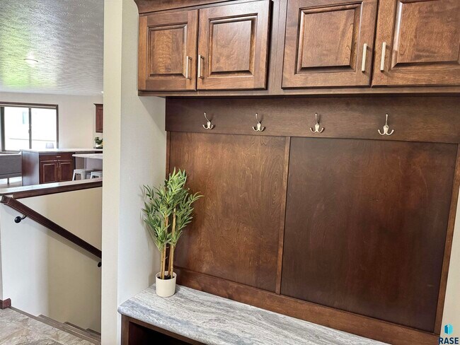 Foto del edificio - 504 Cedar Dr